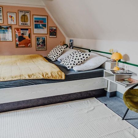 Sleepart Room For 3 Celle Eksteriør billede